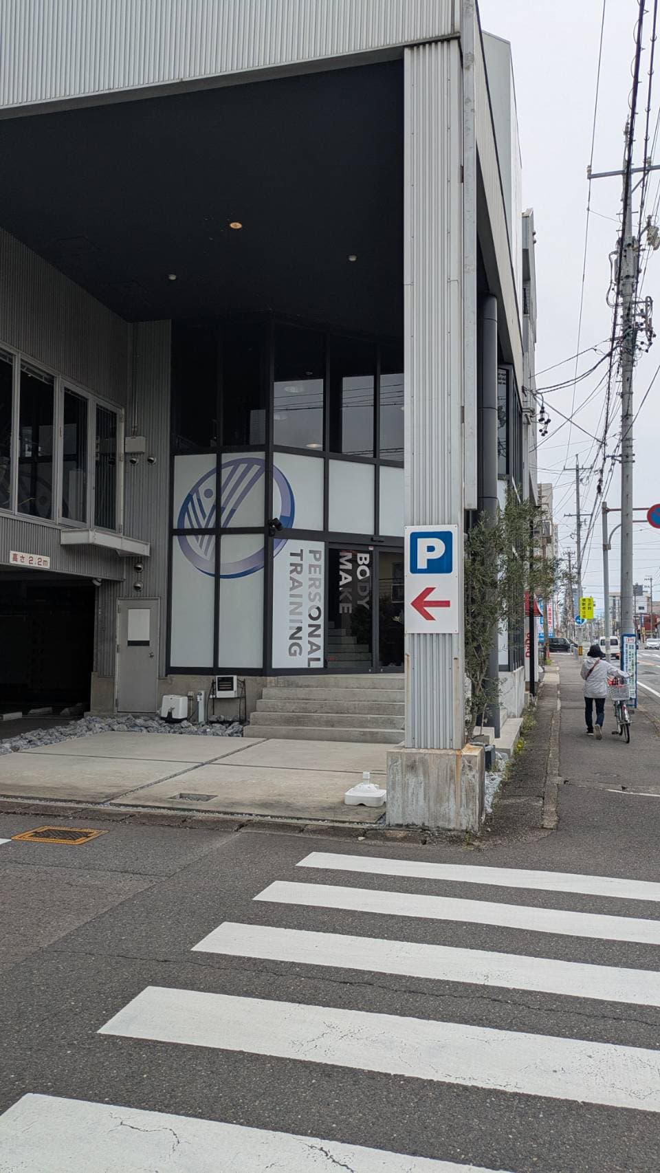 LIVITO岐阜店の店舗外観・入口まわり